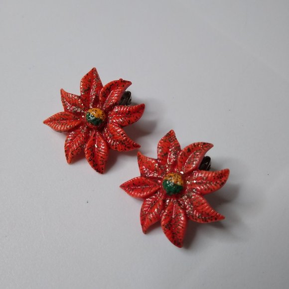 Vintage Red Poinsettia Flower Celluloid Clip On Earrings - Picture 3 of 16
